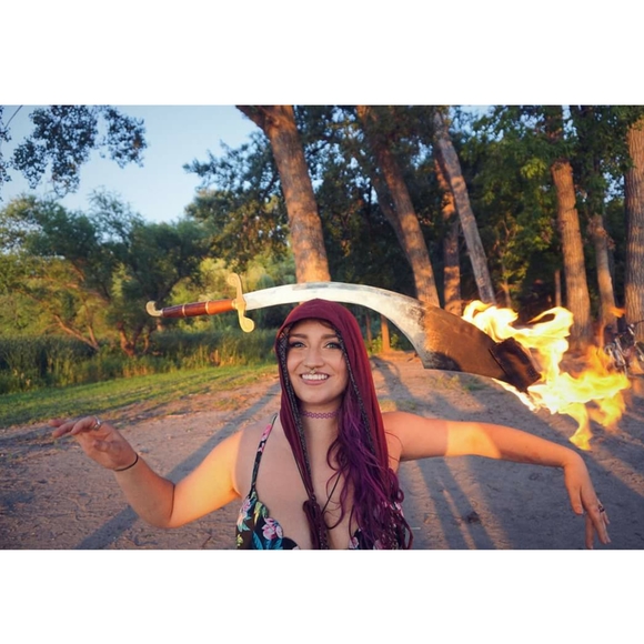 Meet your Posher, Danielle - Picture 1 of 1